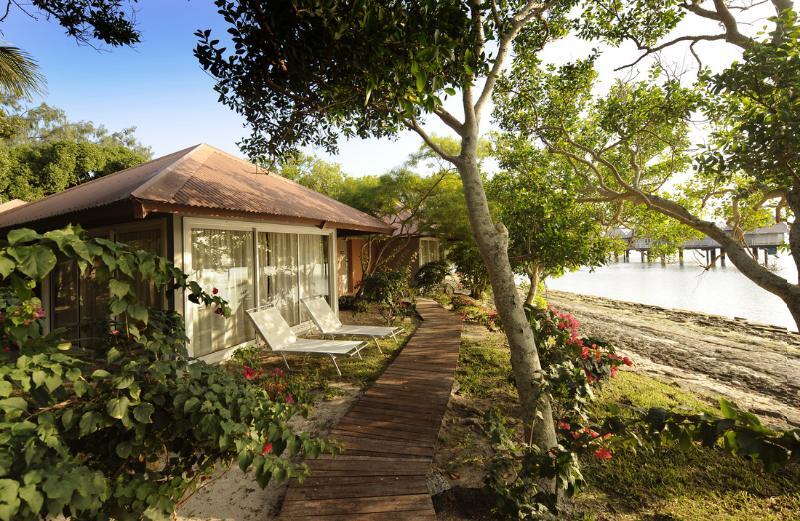 Escapade Island Resort Нумеа Екстериор снимка
